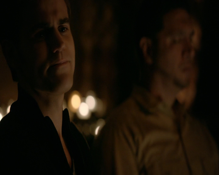 VampireDiaries-dot-nl_VVampireDiaries-dot-nl_VampireDiaries-8x08WeHaveHistoryTogether0110.jpg