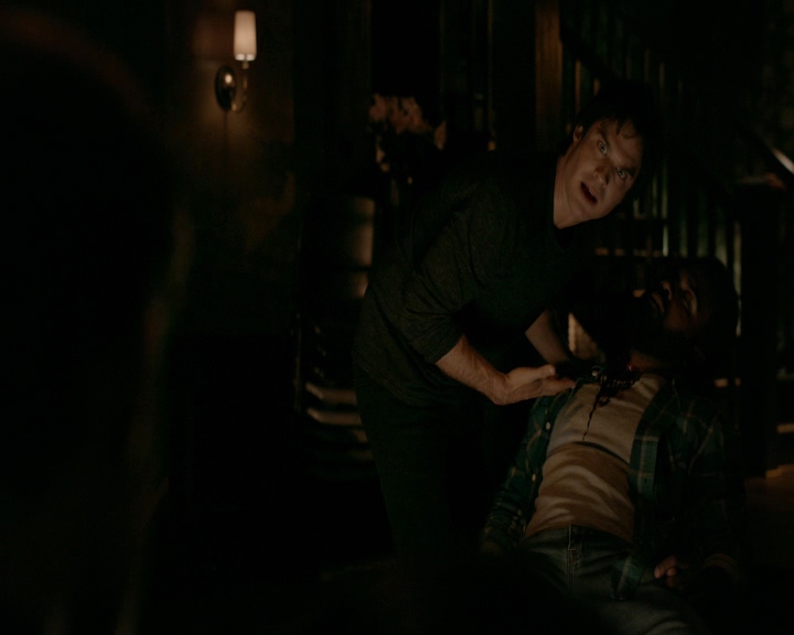 VampireDiaries-dot-nl_VVampireDiaries-dot-nl_VampireDiaries-8x08WeHaveHistoryTogether0132.jpg