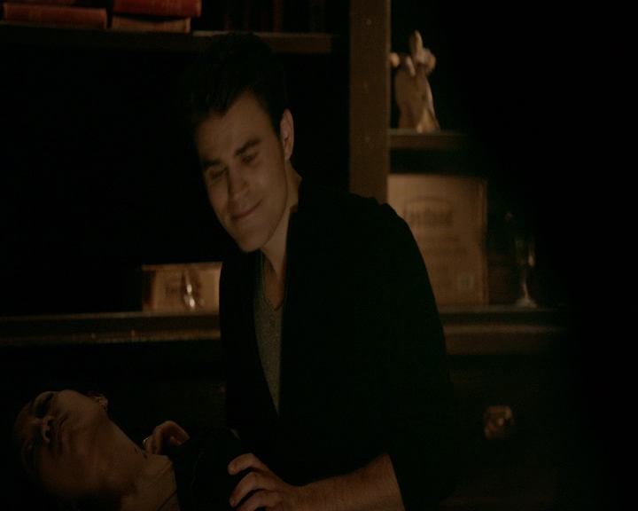 VampireDiaries-dot-nl_VVampireDiaries-dot-nl_VampireDiaries-8x08WeHaveHistoryTogether0135.jpg