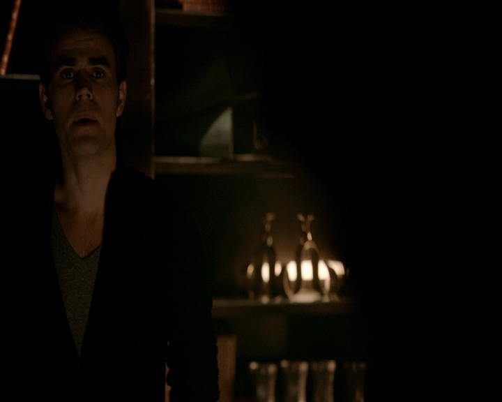 VampireDiaries-dot-nl_VVampireDiaries-dot-nl_VampireDiaries-8x08WeHaveHistoryTogether0153.jpg