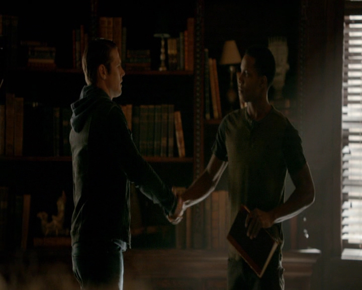 VampireDiaries-dot-nl_VVampireDiaries-dot-nl_VampireDiaries-8x08WeHaveHistoryTogether0314.jpg