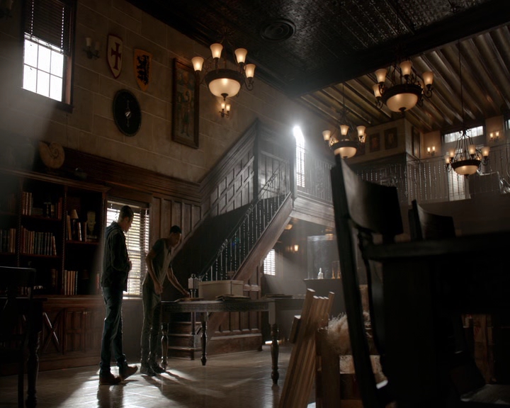 VampireDiaries-dot-nl_VVampireDiaries-dot-nl_VampireDiaries-8x08WeHaveHistoryTogether0331.jpg