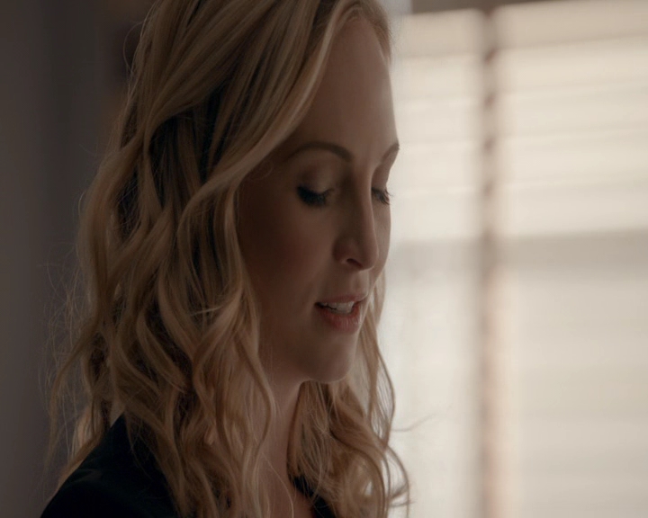 VampireDiaries-dot-nl_VVampireDiaries-dot-nl_VampireDiaries-8x08WeHaveHistoryTogether0430.jpg