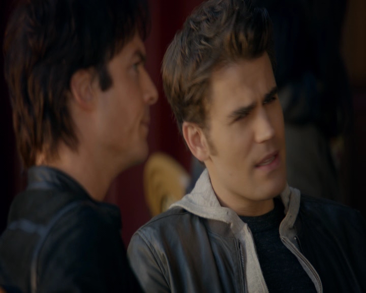 VampireDiaries-dot-nl_VVampireDiaries-dot-nl_VampireDiaries-8x08WeHaveHistoryTogether0511.jpg