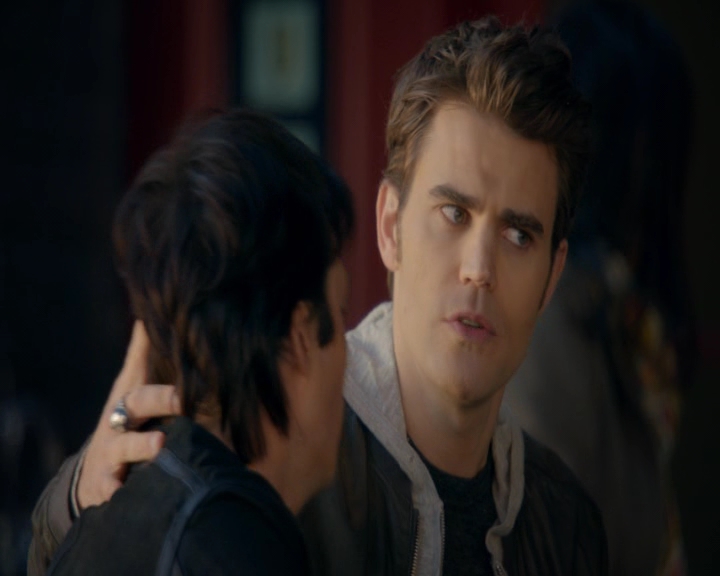 VampireDiaries-dot-nl_VVampireDiaries-dot-nl_VampireDiaries-8x08WeHaveHistoryTogether0537.jpg