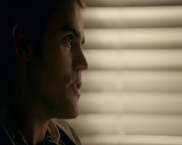 VampireDiaries-dot-nl_VVampireDiaries-dot-nl_VampireDiaries-8x08WeHaveHistoryTogether0570.jpg