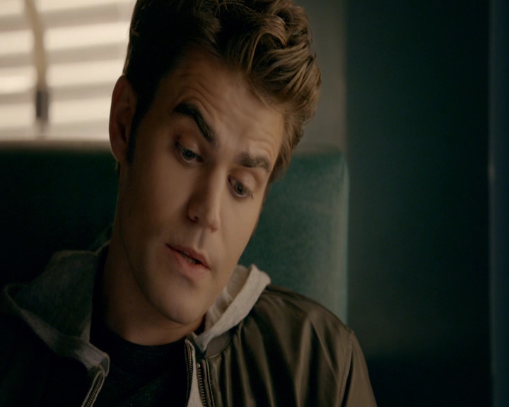 VampireDiaries-dot-nl_VVampireDiaries-dot-nl_VampireDiaries-8x08WeHaveHistoryTogether0585.jpg