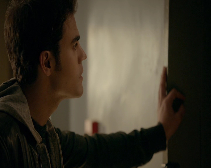 VampireDiaries-dot-nl_VVampireDiaries-dot-nl_VampireDiaries-8x08WeHaveHistoryTogether0692.jpg