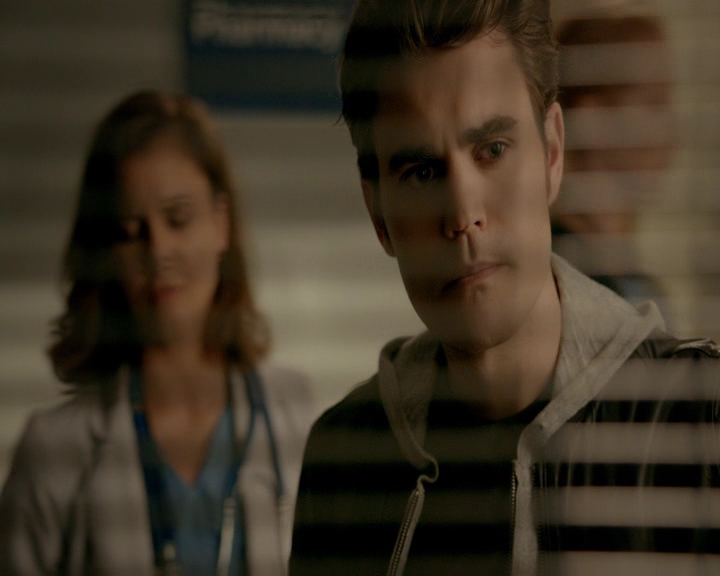 VampireDiaries-dot-nl_VVampireDiaries-dot-nl_VampireDiaries-8x08WeHaveHistoryTogether0695.jpg