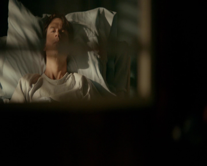 VampireDiaries-dot-nl_VVampireDiaries-dot-nl_VampireDiaries-8x08WeHaveHistoryTogether0776.jpg