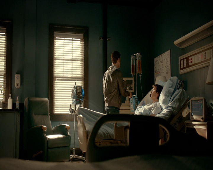 VampireDiaries-dot-nl_VVampireDiaries-dot-nl_VampireDiaries-8x08WeHaveHistoryTogether0798.jpg