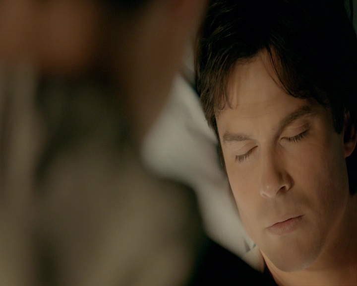 VampireDiaries-dot-nl_VVampireDiaries-dot-nl_VampireDiaries-8x08WeHaveHistoryTogether0818.jpg