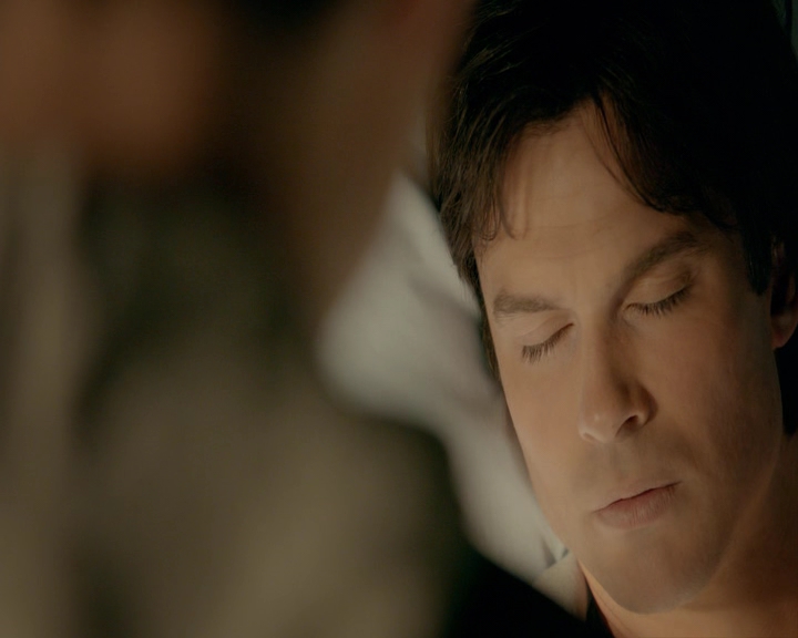 VampireDiaries-dot-nl_VVampireDiaries-dot-nl_VampireDiaries-8x08WeHaveHistoryTogether0819.jpg