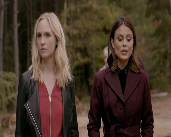 VampireDiaries-dot-nl_VVampireDiaries-dot-nl_VampireDiaries-8x08WeHaveHistoryTogether0946.jpg