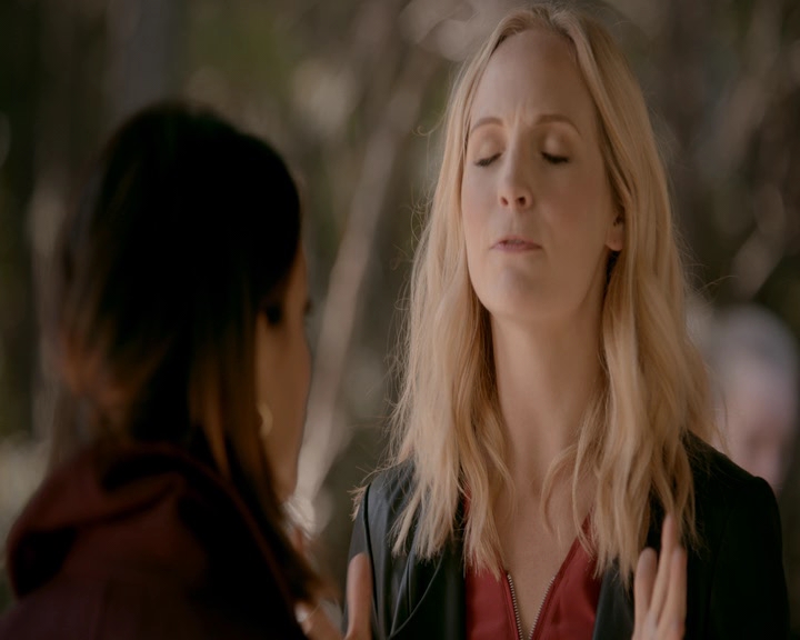 VampireDiaries-dot-nl_VVampireDiaries-dot-nl_VampireDiaries-8x08WeHaveHistoryTogether1102.jpg