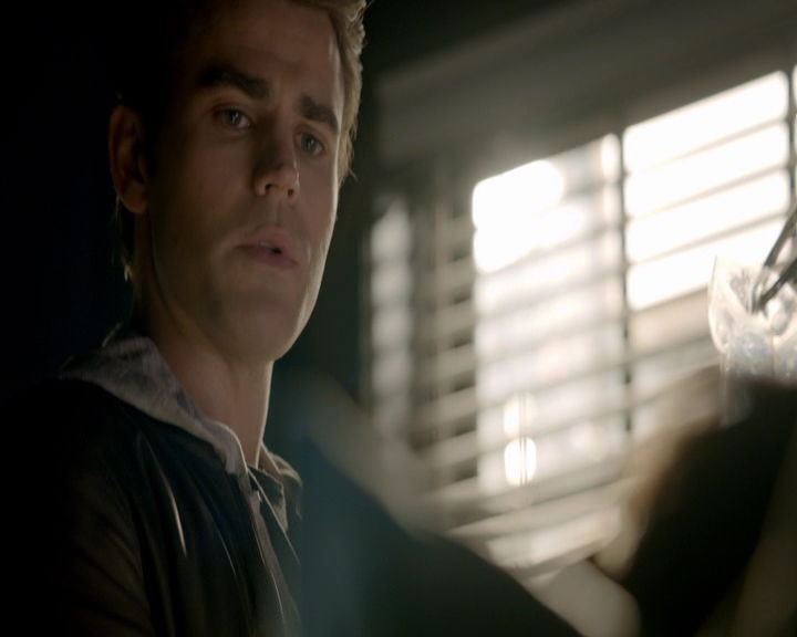 VampireDiaries-dot-nl_VVampireDiaries-dot-nl_VampireDiaries-8x08WeHaveHistoryTogether1170.jpg