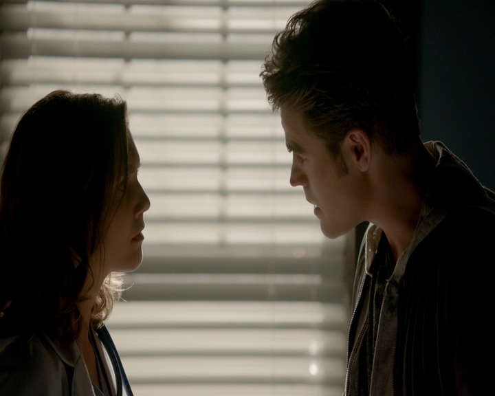 VampireDiaries-dot-nl_VVampireDiaries-dot-nl_VampireDiaries-8x08WeHaveHistoryTogether1199.jpg