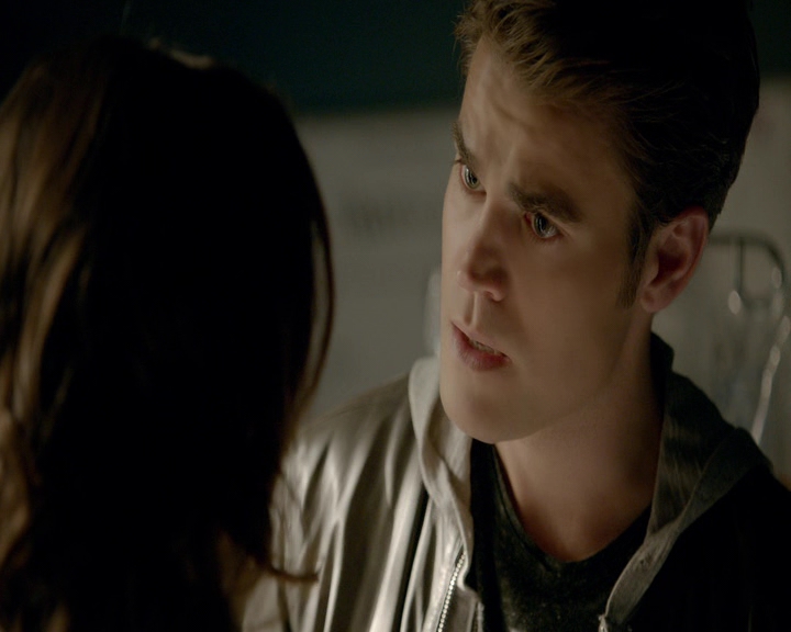 VampireDiaries-dot-nl_VVampireDiaries-dot-nl_VampireDiaries-8x08WeHaveHistoryTogether1201.jpg