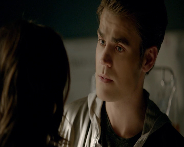 VampireDiaries-dot-nl_VVampireDiaries-dot-nl_VampireDiaries-8x08WeHaveHistoryTogether1210.jpg