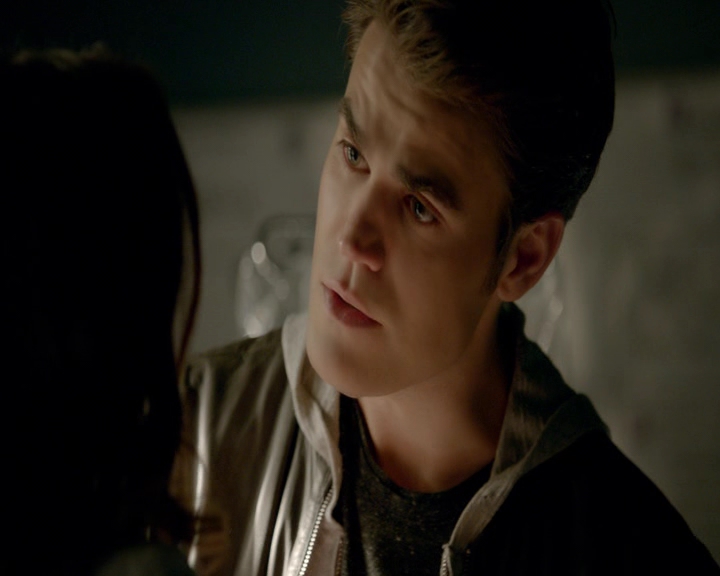 VampireDiaries-dot-nl_VVampireDiaries-dot-nl_VampireDiaries-8x08WeHaveHistoryTogether1214.jpg