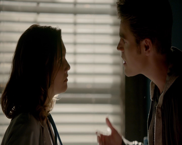 VampireDiaries-dot-nl_VVampireDiaries-dot-nl_VampireDiaries-8x08WeHaveHistoryTogether1219.jpg