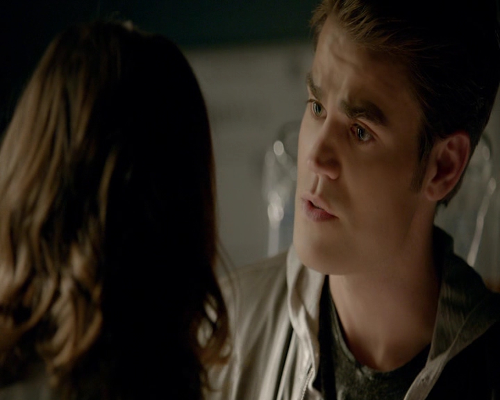 VampireDiaries-dot-nl_VVampireDiaries-dot-nl_VampireDiaries-8x08WeHaveHistoryTogether1226.jpg