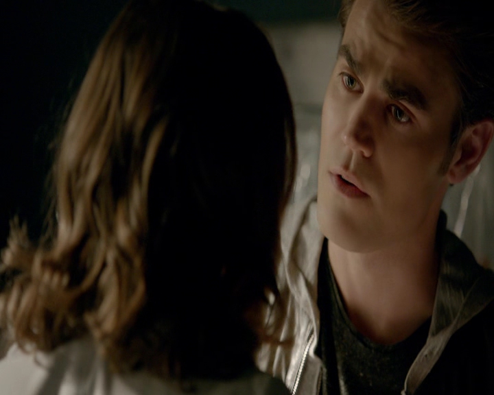 VampireDiaries-dot-nl_VVampireDiaries-dot-nl_VampireDiaries-8x08WeHaveHistoryTogether1227.jpg