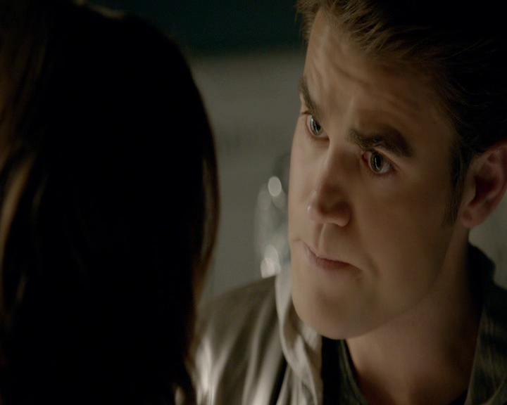 VampireDiaries-dot-nl_VVampireDiaries-dot-nl_VampireDiaries-8x08WeHaveHistoryTogether1235.jpg