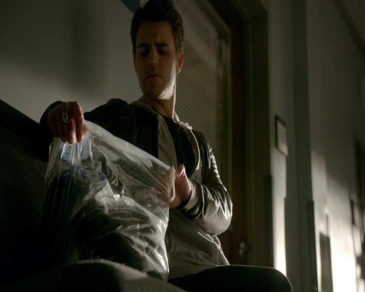 VampireDiaries-dot-nl_VVampireDiaries-dot-nl_VampireDiaries-8x08WeHaveHistoryTogether1302.jpg