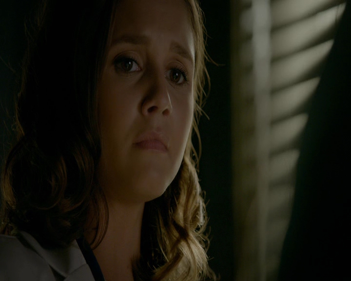 VampireDiaries-dot-nl_VVampireDiaries-dot-nl_VampireDiaries-8x08WeHaveHistoryTogether1337.jpg