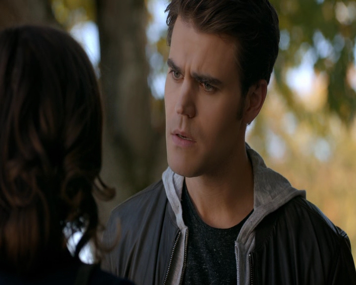 VampireDiaries-dot-nl_VVampireDiaries-dot-nl_VampireDiaries-8x08WeHaveHistoryTogether1600.jpg