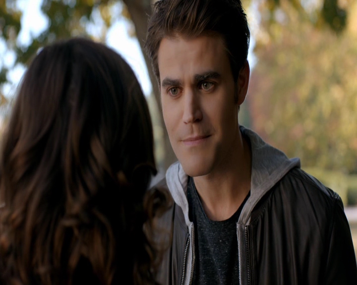 VampireDiaries-dot-nl_VVampireDiaries-dot-nl_VampireDiaries-8x08WeHaveHistoryTogether1610.jpg