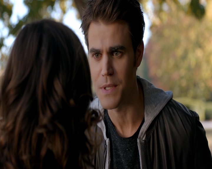 VampireDiaries-dot-nl_VVampireDiaries-dot-nl_VampireDiaries-8x08WeHaveHistoryTogether1611.jpg