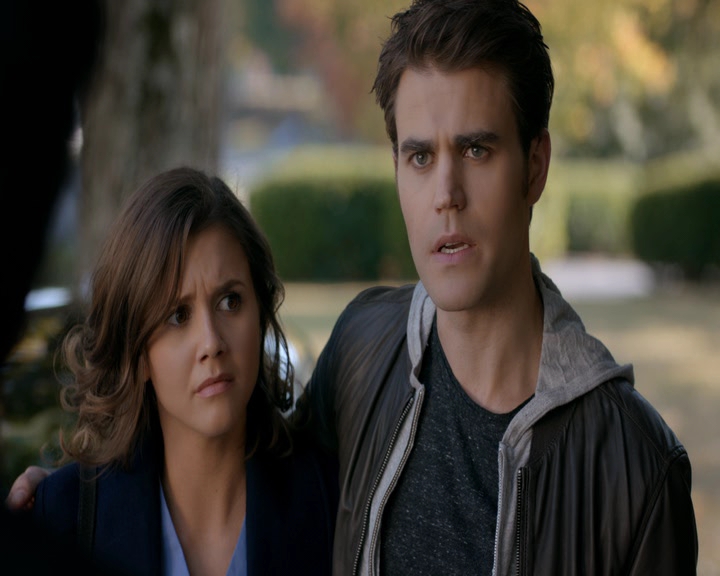 VampireDiaries-dot-nl_VVampireDiaries-dot-nl_VampireDiaries-8x08WeHaveHistoryTogether1638.jpg