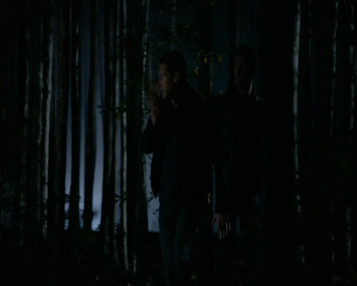 VampireDiaries-dot-nl_VVampireDiaries-dot-nl_VampireDiaries-8x08WeHaveHistoryTogether1721.jpg