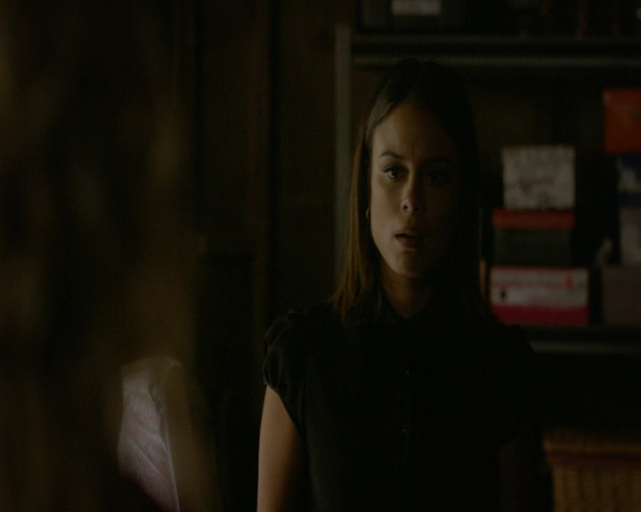 VampireDiaries-dot-nl_VVampireDiaries-dot-nl_VampireDiaries-8x08WeHaveHistoryTogether1802.jpg