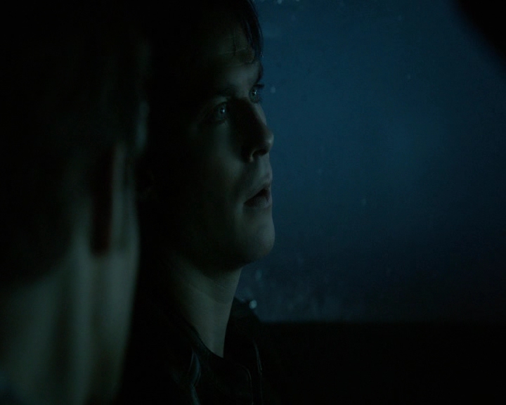 VampireDiaries-dot-nl_VVampireDiaries-dot-nl_VampireDiaries-8x08WeHaveHistoryTogether1942.jpg