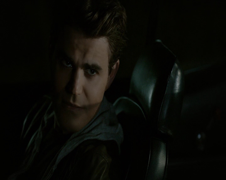 VampireDiaries-dot-nl_VVampireDiaries-dot-nl_VampireDiaries-8x08WeHaveHistoryTogether1966.jpg