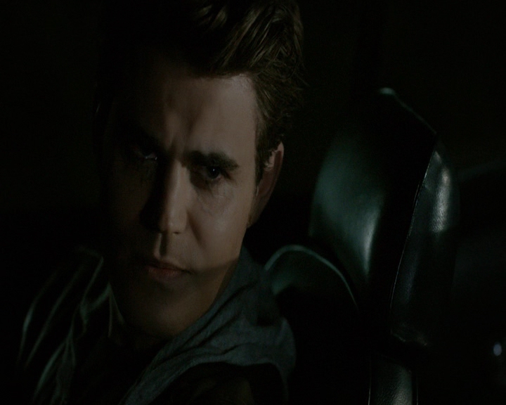 VampireDiaries-dot-nl_VVampireDiaries-dot-nl_VampireDiaries-8x08WeHaveHistoryTogether1972.jpg