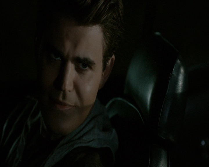 VampireDiaries-dot-nl_VVampireDiaries-dot-nl_VampireDiaries-8x08WeHaveHistoryTogether1973.jpg