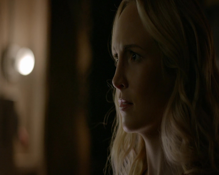 VampireDiaries-dot-nl_VVampireDiaries-dot-nl_VampireDiaries-8x08WeHaveHistoryTogether2071.jpg