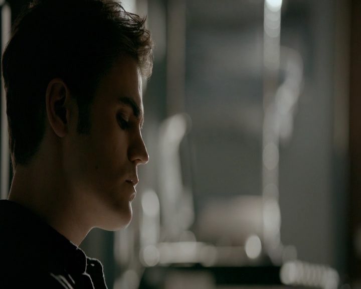 VampireDiaries-dot-nl_VVampireDiaries-dot-nl_VampireDiaries-8x08WeHaveHistoryTogether2212.jpg