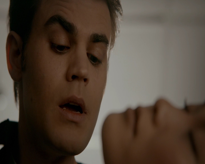 VampireDiaries-dot-nl_VVampireDiaries-dot-nl_VampireDiaries-8x08WeHaveHistoryTogether2311.jpg