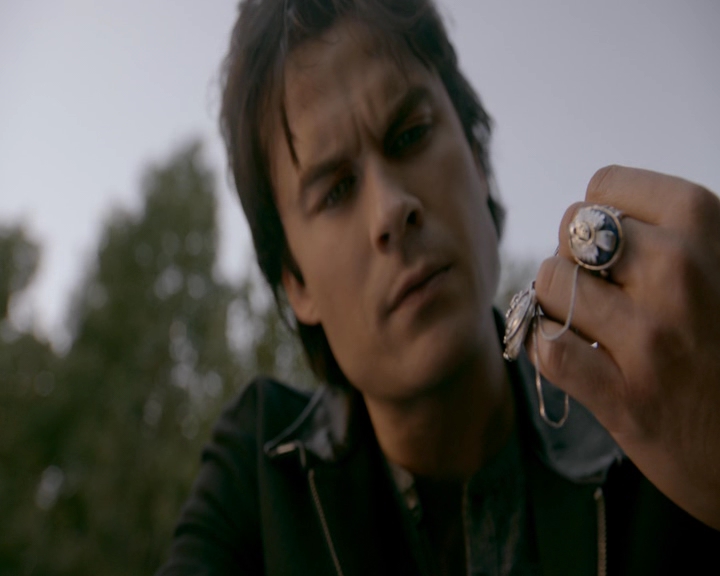 VampireDiaries-dot-nl_VVampireDiaries-dot-nl_VampireDiaries-8x08WeHaveHistoryTogether2325.jpg