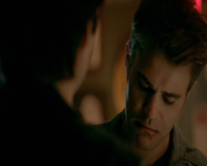 VampireDiaries-dot-nl_VampireDiaries-8x09TheSimpleIntimacyoftheNearTouch0114.jpg