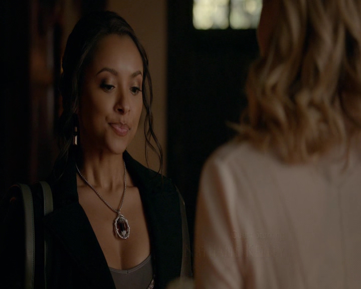 VampireDiaries-dot-nl_VampireDiaries-8x09TheSimpleIntimacyoftheNearTouch0155.jpg