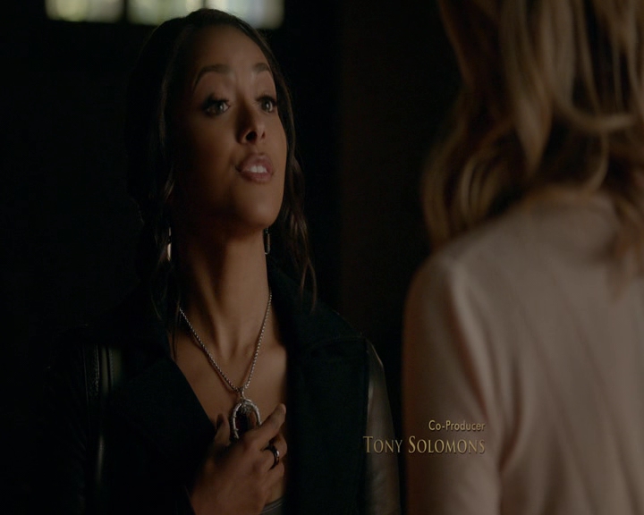 VampireDiaries-dot-nl_VampireDiaries-8x09TheSimpleIntimacyoftheNearTouch0165.jpg