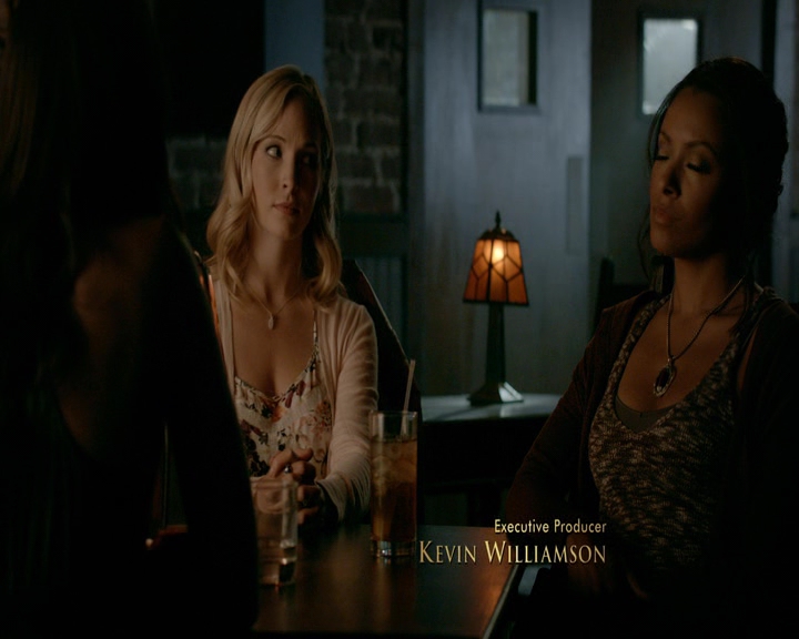 VampireDiaries-dot-nl_VampireDiaries-8x09TheSimpleIntimacyoftheNearTouch0212.jpg