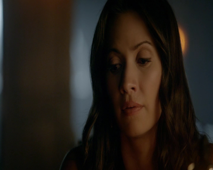 VampireDiaries-dot-nl_VampireDiaries-8x09TheSimpleIntimacyoftheNearTouch0283.jpg