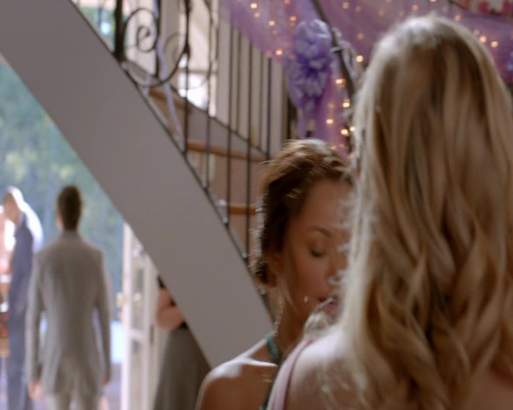 VampireDiaries-dot-nl_VampireDiaries-8x09TheSimpleIntimacyoftheNearTouch0333.jpg